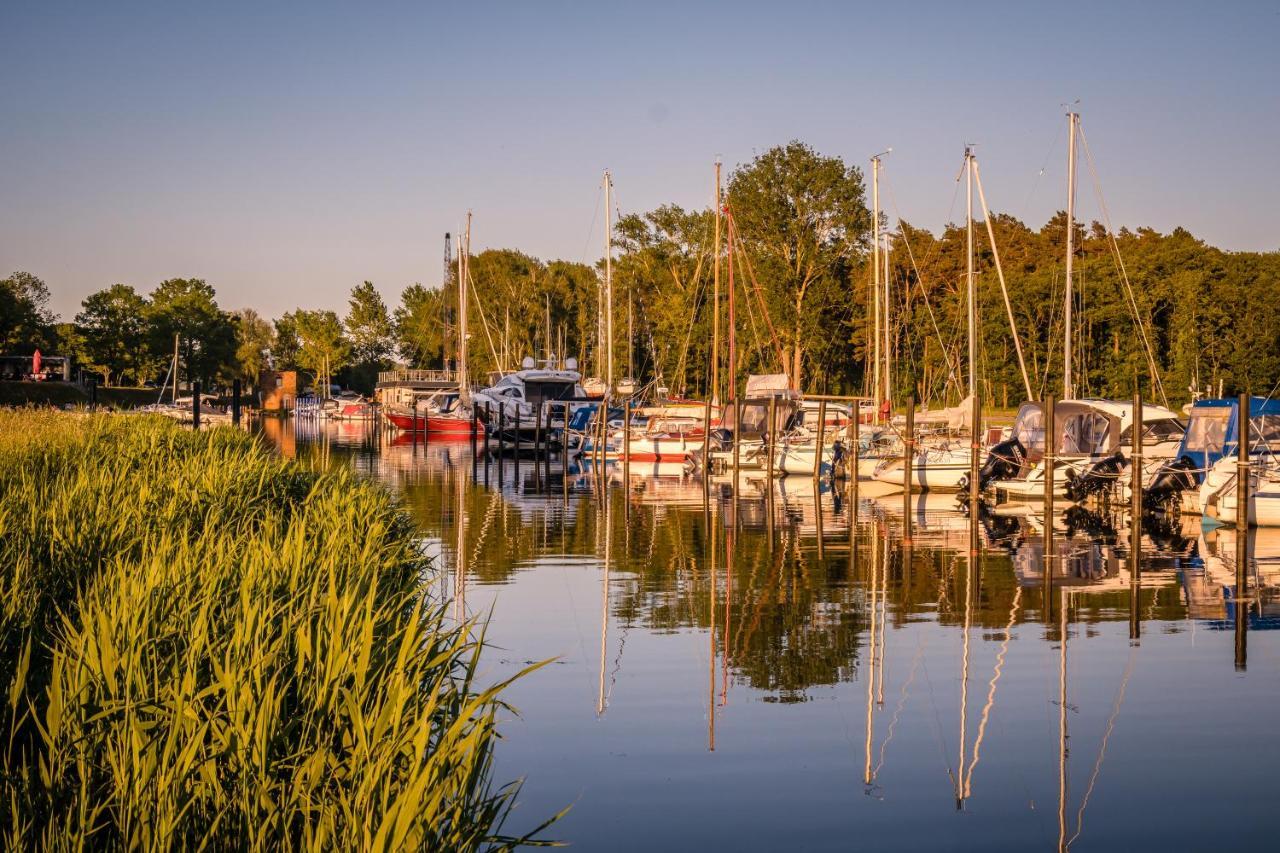Marina Martinshafen Hotell Sassnitz Eksteriør bilde